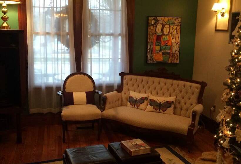 Ye Olde Walkerville Bed & Breakfast