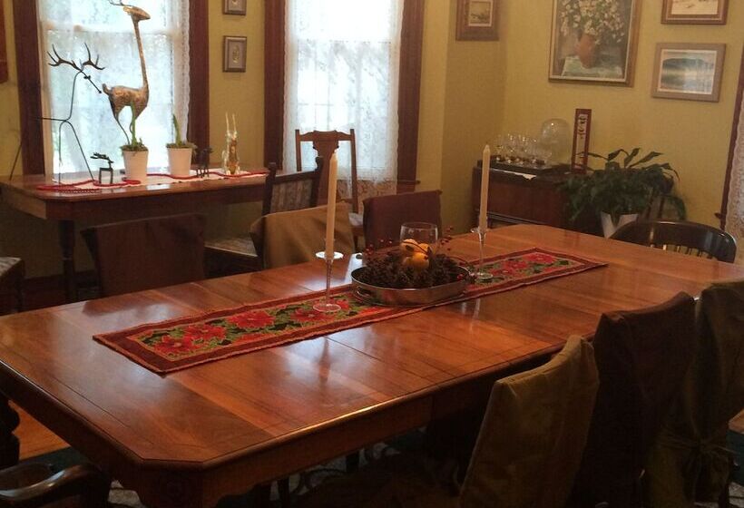 Ye Olde Walkerville Bed & Breakfast