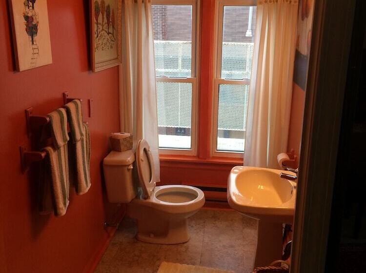 Ye Olde Walkerville Bed & Breakfast