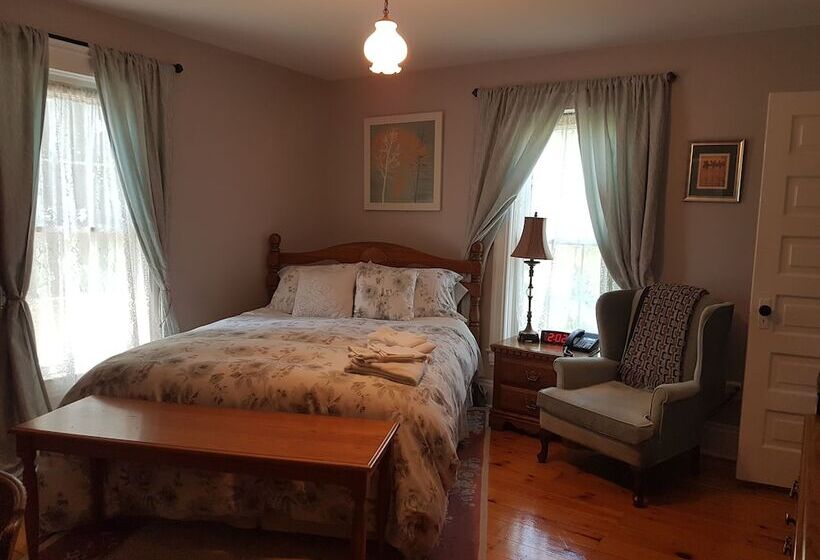 Ye Olde Walkerville Bed & Breakfast
