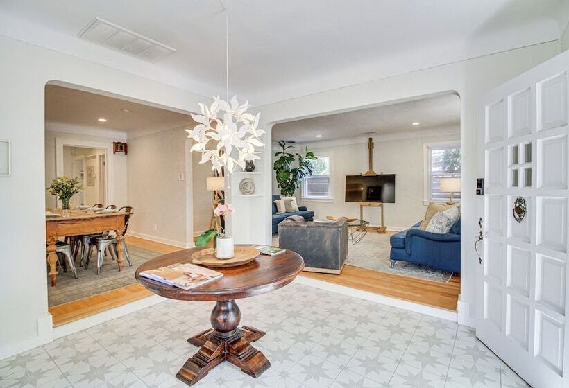 Albuquerque Adobe Cottage: Yard, Walkable Area