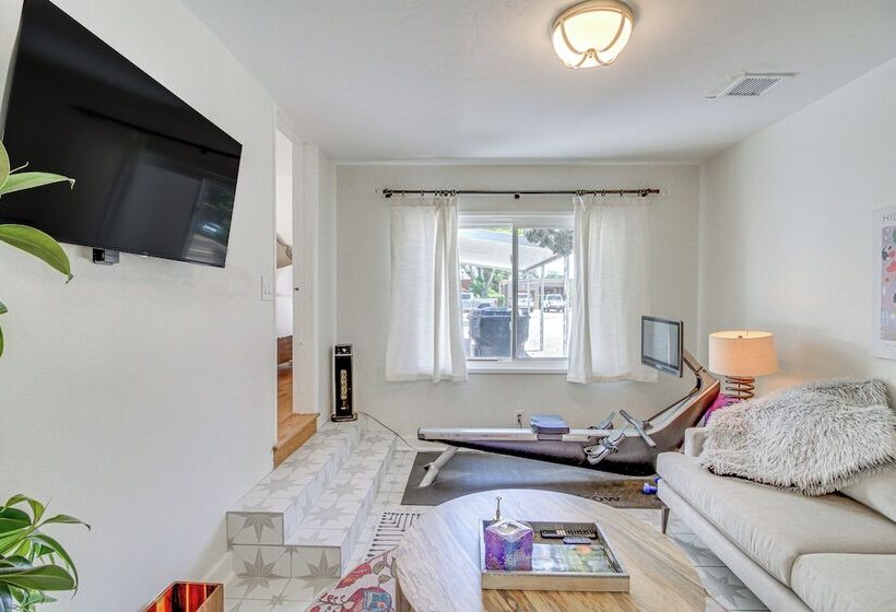 Albuquerque Adobe Cottage: Yard, Walkable Area