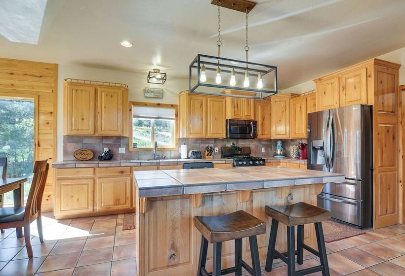 Alton Cabin W/ Wraparound Deck, Forest Views