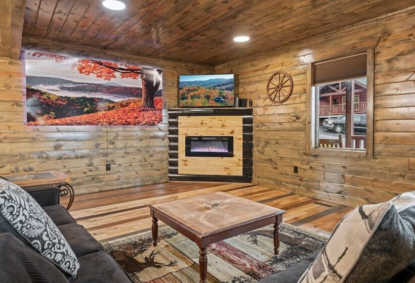 Cabin W/ Hot Tub & Game Room In The Smokys!