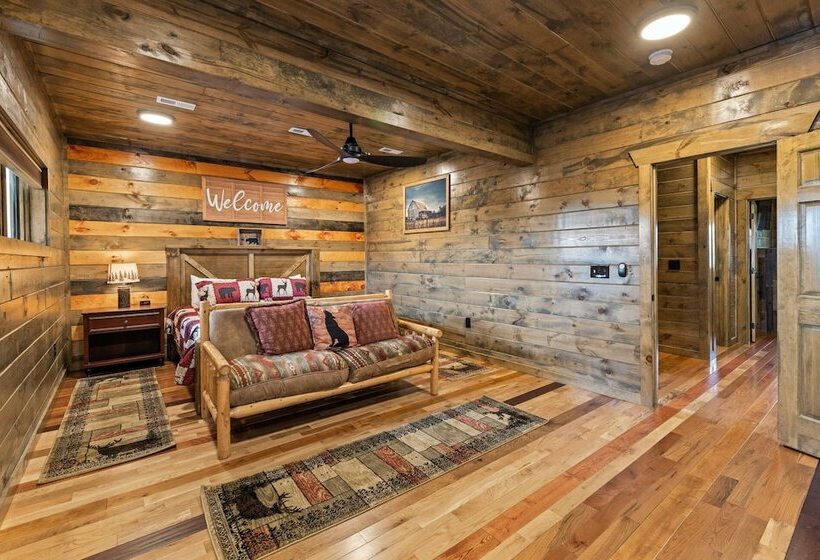 Cabin W/ Hot Tub & Game Room In The Smokys!