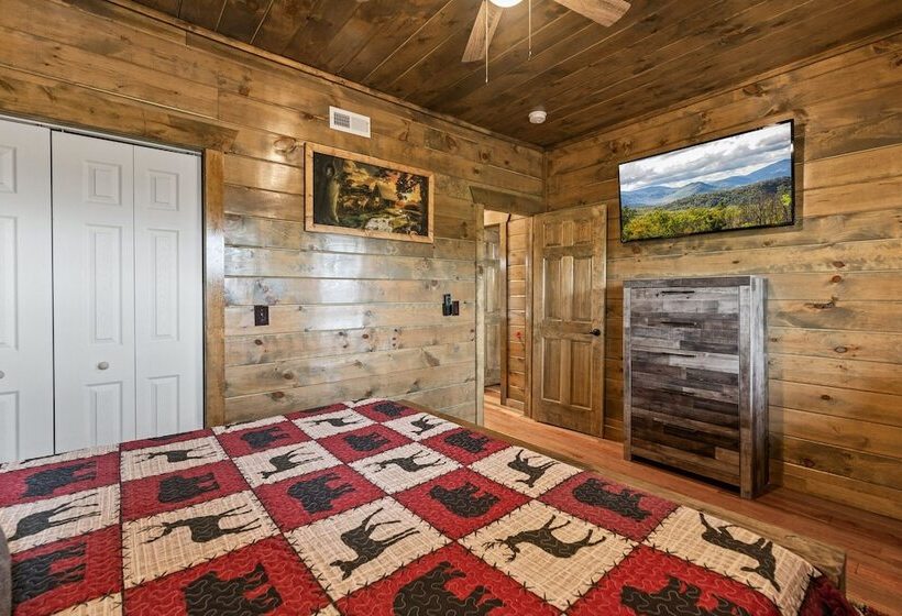 Cabin W/ Hot Tub & Game Room In The Smokys!