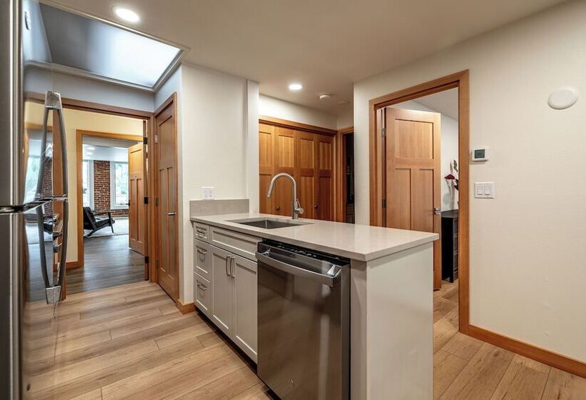 Bavarian Lodge Suites