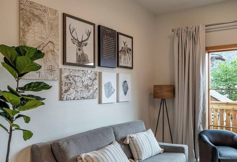 Bavarian Lodge Suites