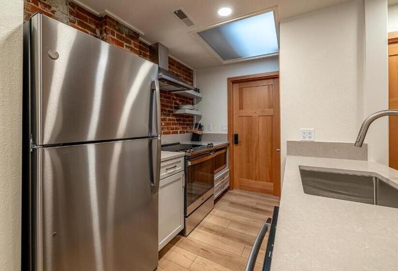 Bavarian Lodge Suites