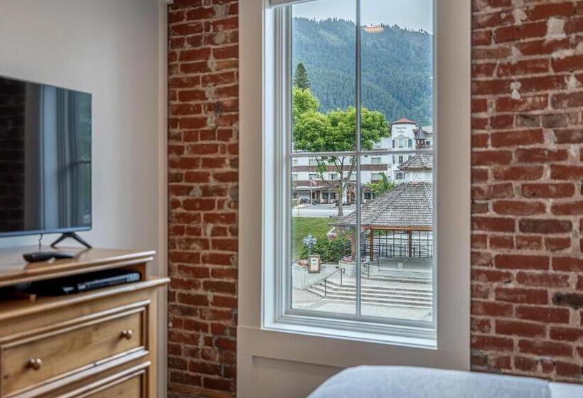 Bavarian Lodge Suites