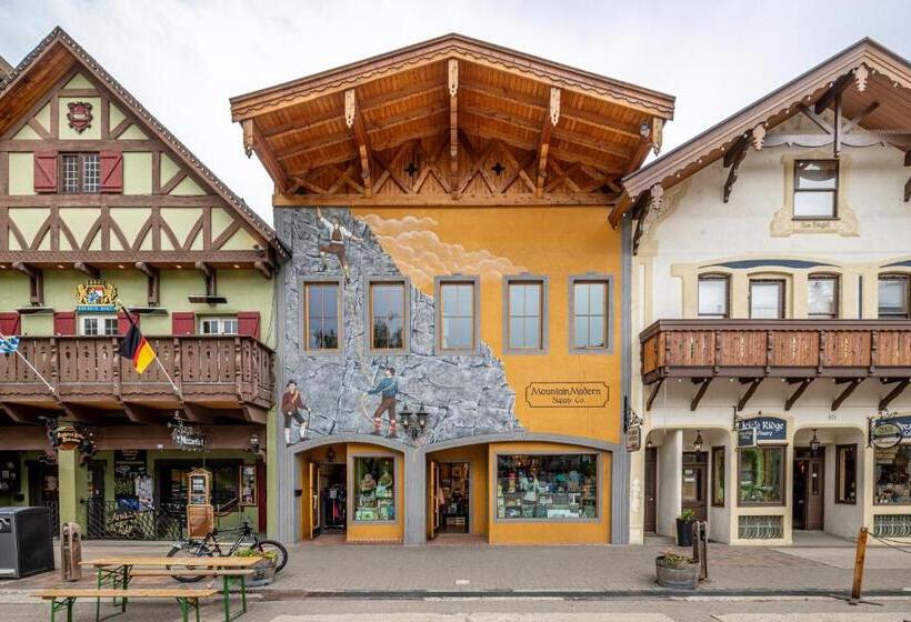 Bavarian Lodge Suites