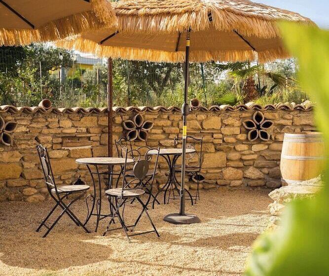 مبيت وإفطار Borgo Del Marchese