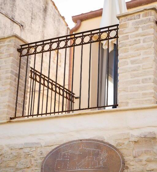 مبيت وإفطار Borgo Del Marchese