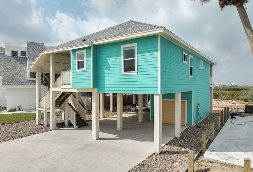1 Mi To Beach Access: Coastal Port Aransas Home