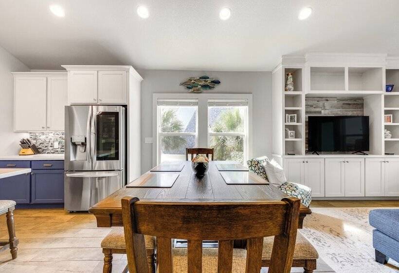 1 Mi To Beach Access: Coastal Port Aransas Home