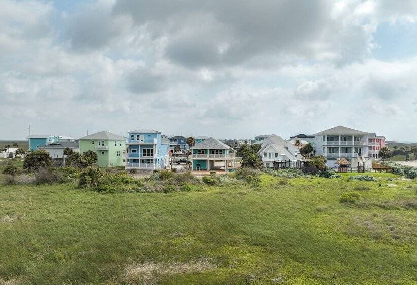 1 Mi To Beach Access: Coastal Port Aransas Home