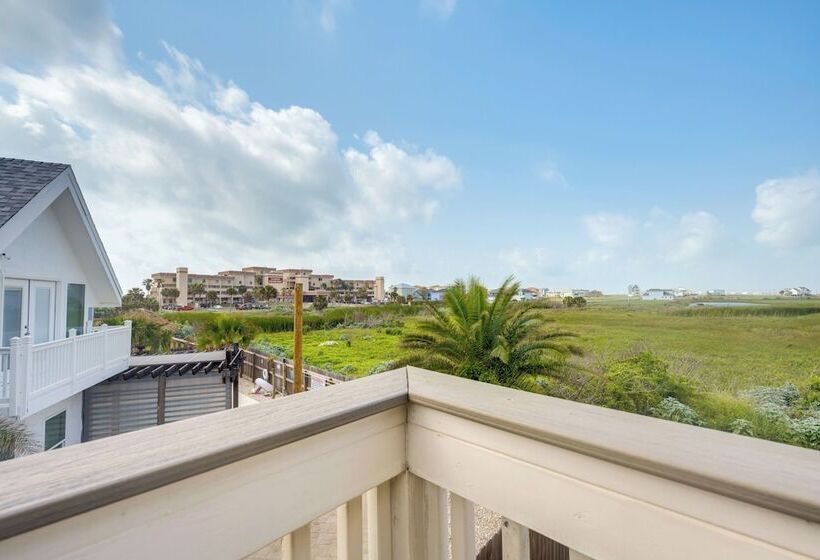 1 Mi To Beach Access: Coastal Port Aransas Home