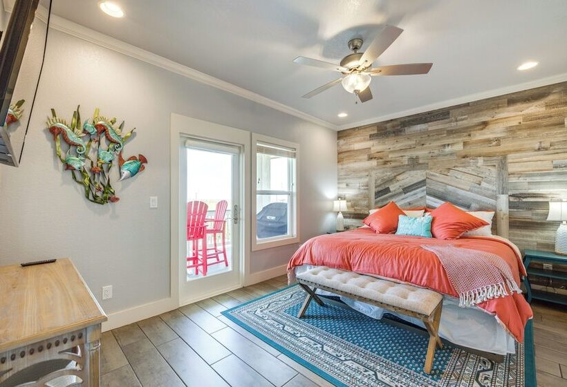 1 Mi To Beach Access: Coastal Port Aransas Home