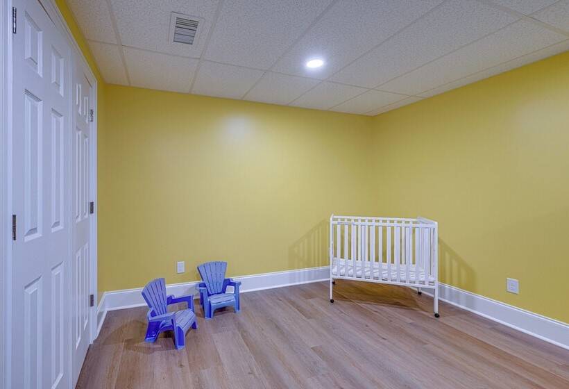 Beautiful Lake Sinclair Retreat W/ Dock & Deck!