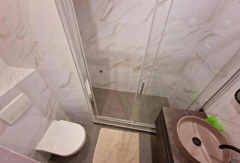 مبيت وإفطار Pansion Belvedere