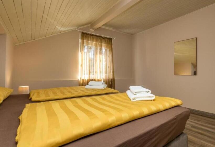 مبيت وإفطار Pansion Belvedere