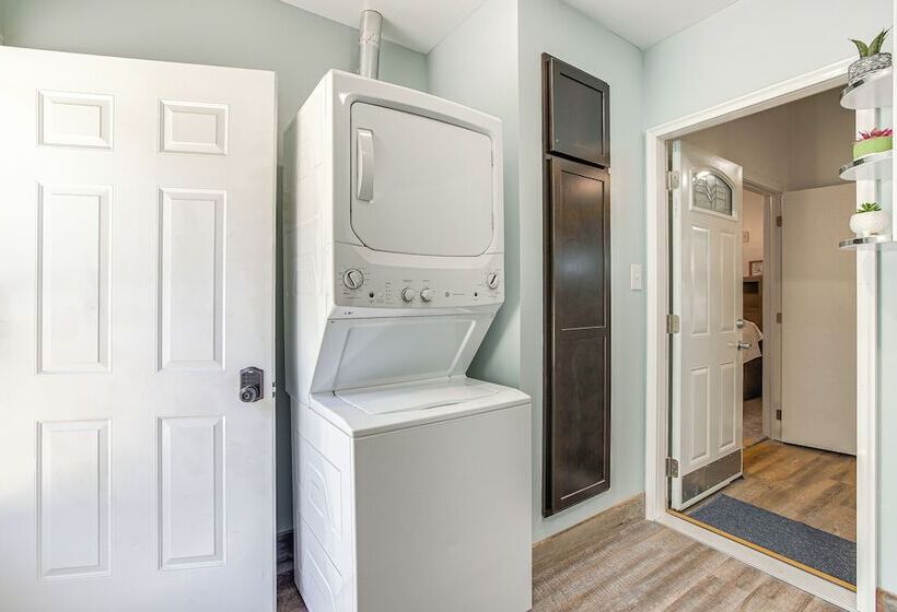 Waterfront W/ Boat Dock: Retreat On Indian Lake