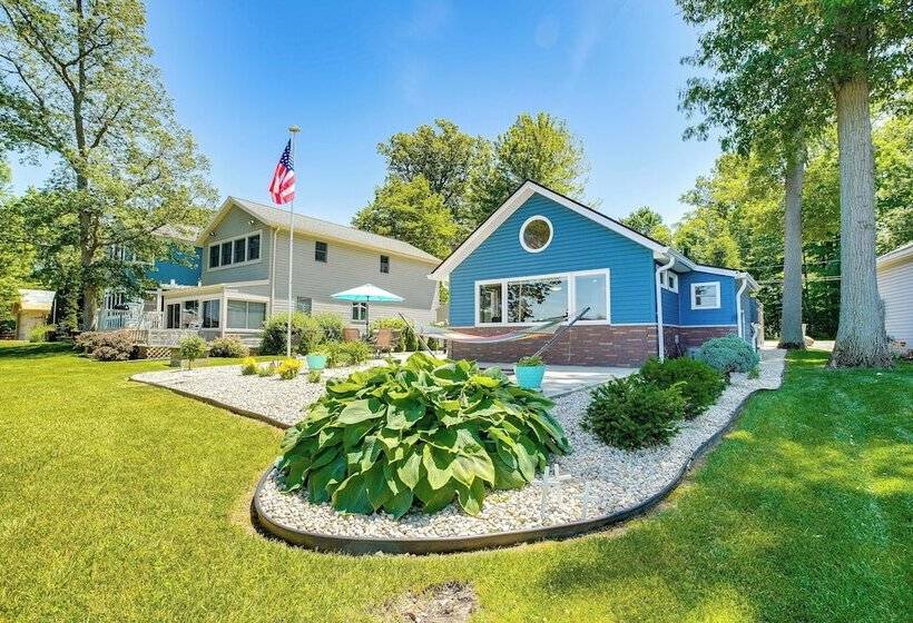 Waterfront W/ Boat Dock: Retreat On Indian Lake