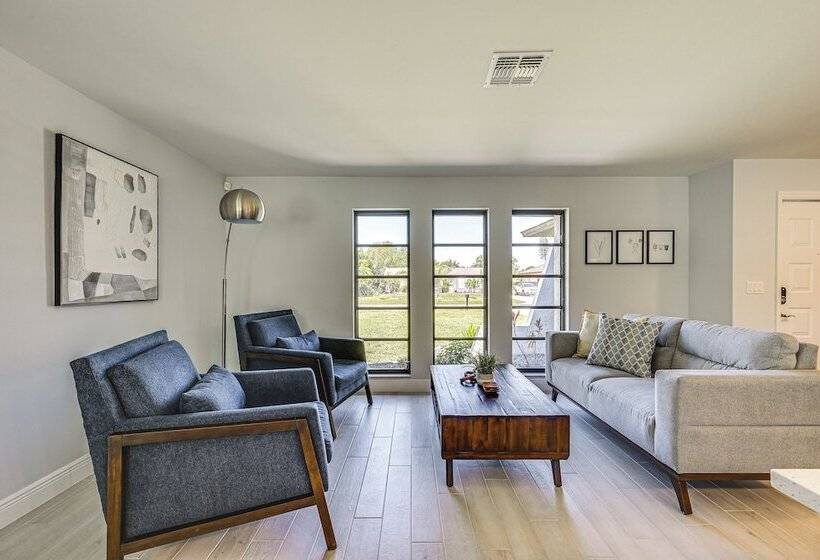 Bonita Springs Home W/ Lake Views: 8 Mi To Beach!