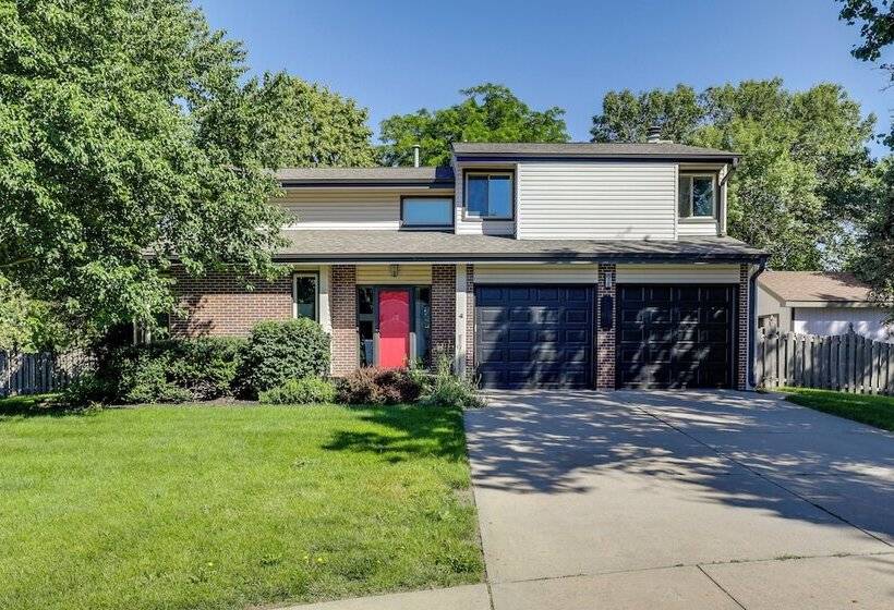 1 Mi To Holmes Lake: Bright & Modern Lincoln Home!