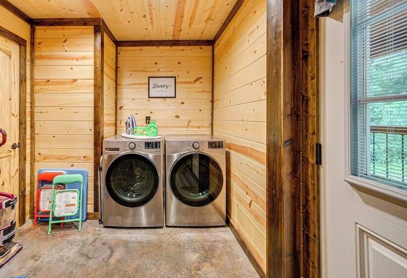 Broken Bow Cabin W/ Private Hot Tub: 14 Mi To Lake