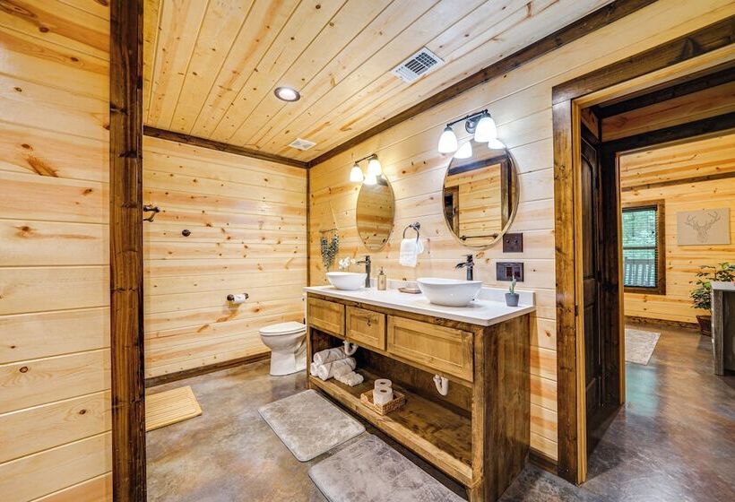 Broken Bow Cabin W/ Private Hot Tub: 14 Mi To Lake