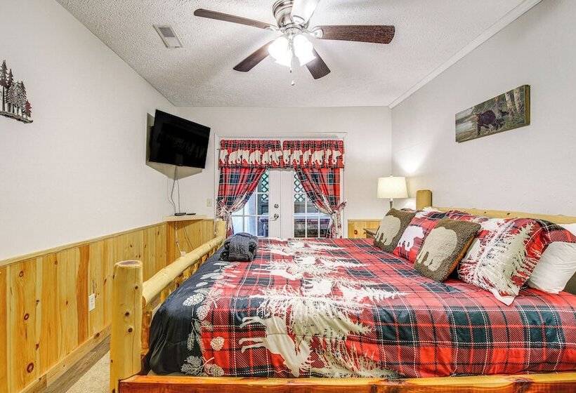 Cabin W/ Private Hot Tub ~ 7 Mi To Pigeon Forge!