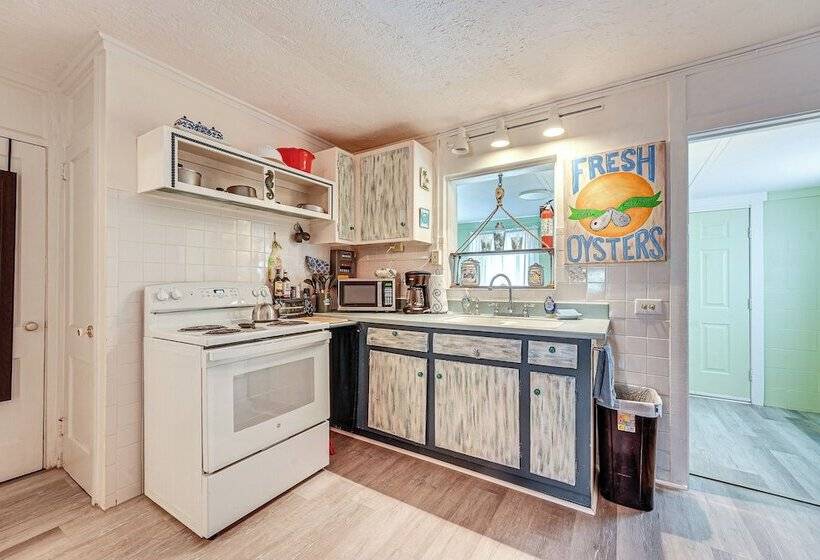 Carrabelle Cottage W/ Bbq Grill ~ 7 Mi To Beach!