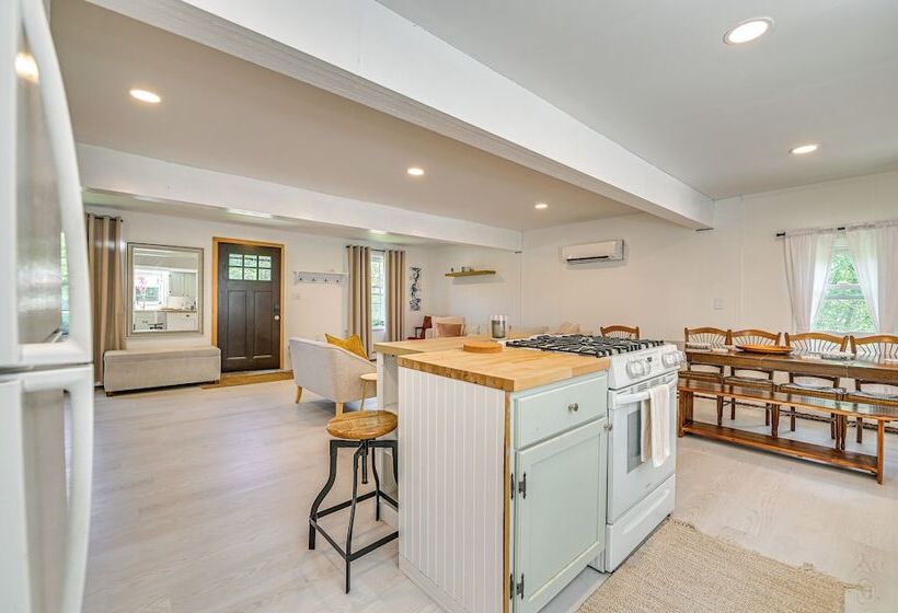 Charming Catskills Getaway: Hike, Bike, Sip & More