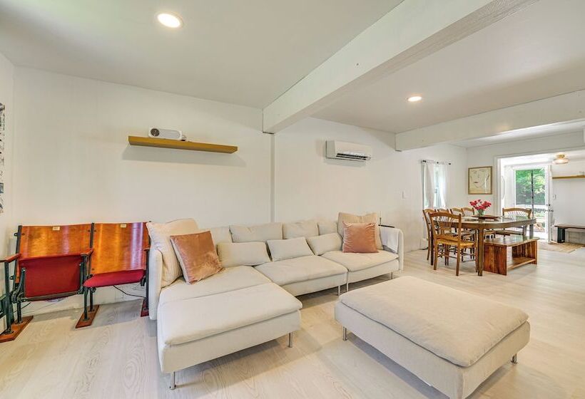 Charming Catskills Getaway: Hike, Bike, Sip & More