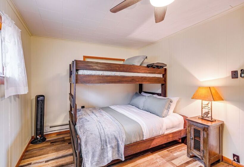 Charming Clam Lake Cottage W/ Dock & Deck!