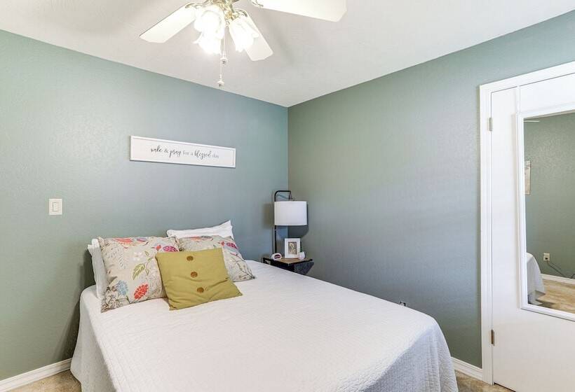 Charming Heber Springs Home W/ Deck & Fire Pit!