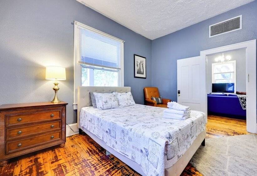 Charming Jacksonville Home ~ 2 Mi To Downtown!