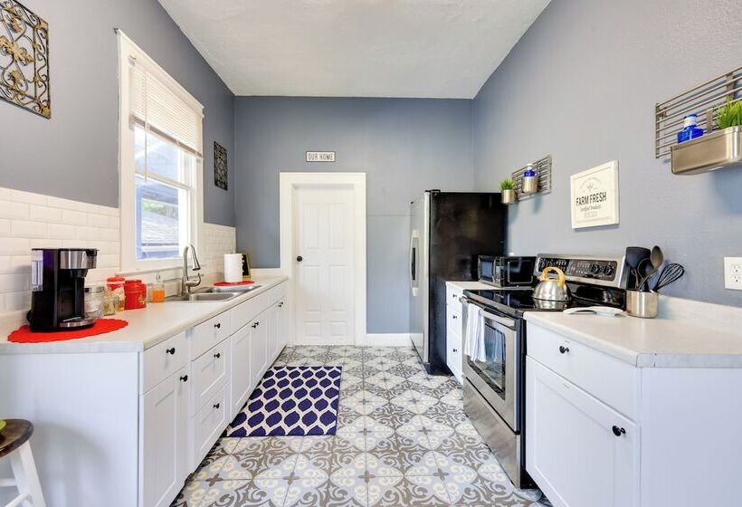 Charming Jacksonville Home ~ 2 Mi To Downtown!