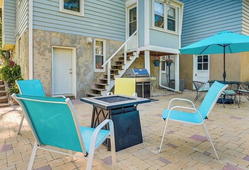 Charming Lake Mills Home Near Rock Lake & Beach