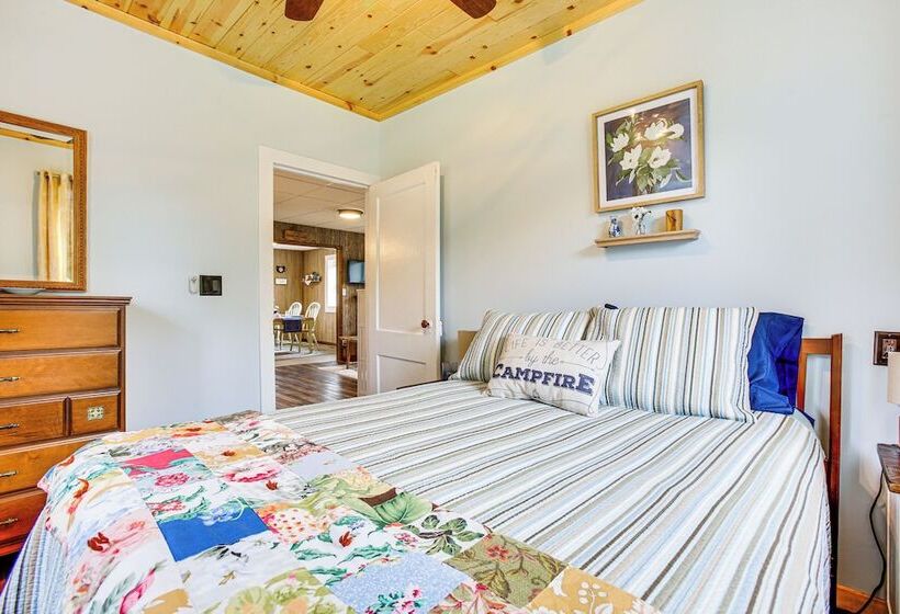 Charming Stone Cottage In Marion W/ Fire Pit!