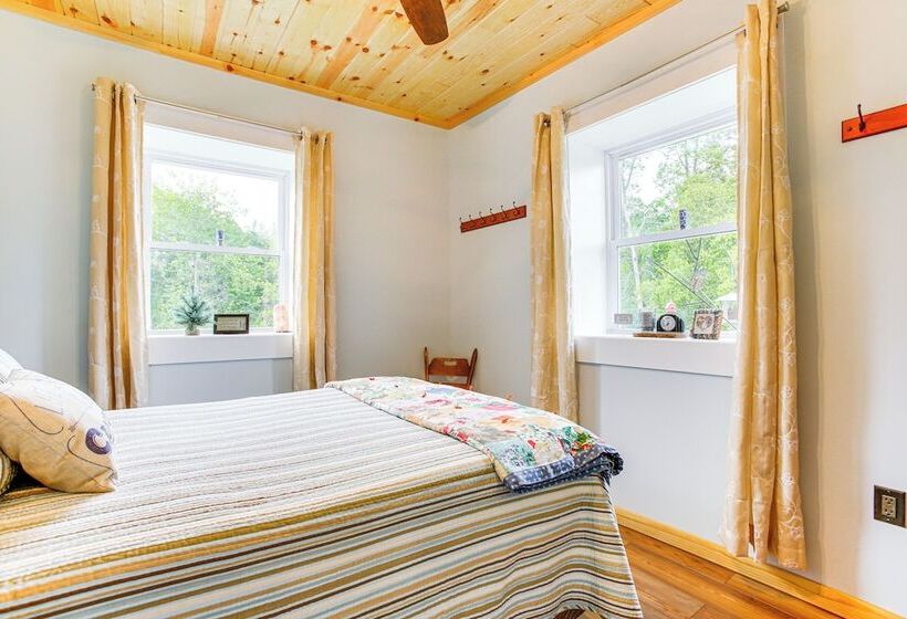 Charming Stone Cottage In Marion W/ Fire Pit!