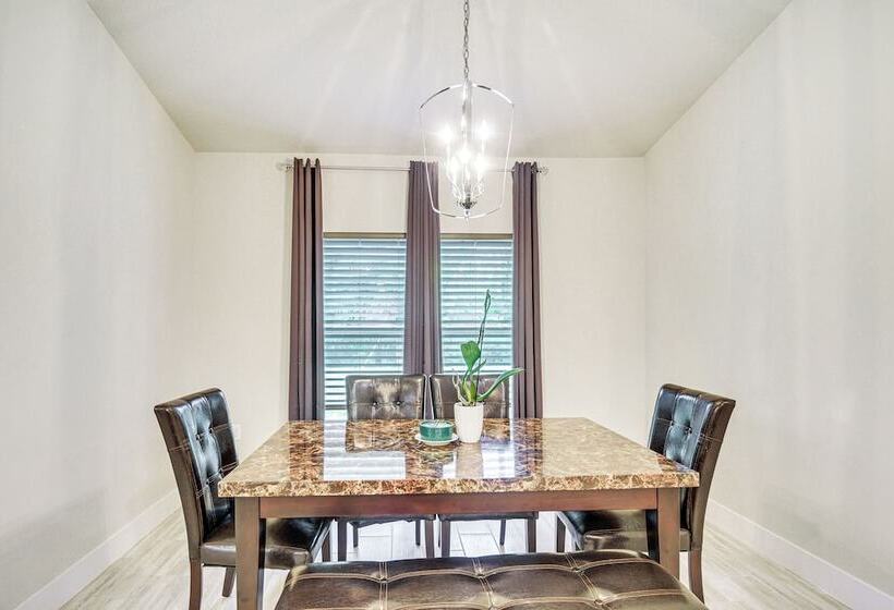 Chic Palm Coast Retreat ~ 10 Mi To Flagler Beach