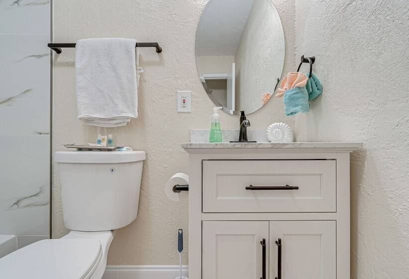 Chic Port Charlotte Home ~ 9 Mi To Englewood Beach