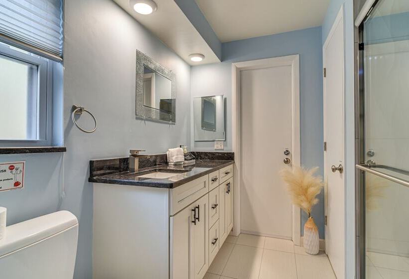 Clearwater Home W/ Outdoor Shower ~ 5 Mi To Beach!