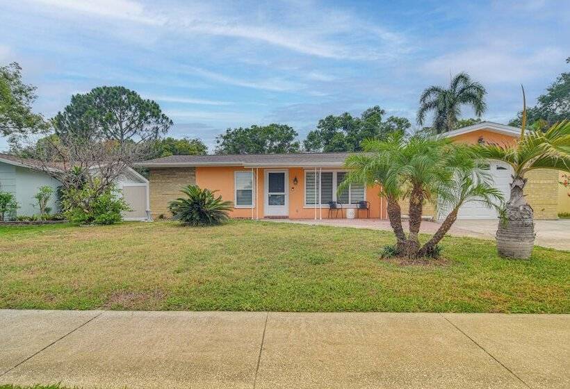 Clearwater Home W/ Outdoor Shower ~ 5 Mi To Beach!