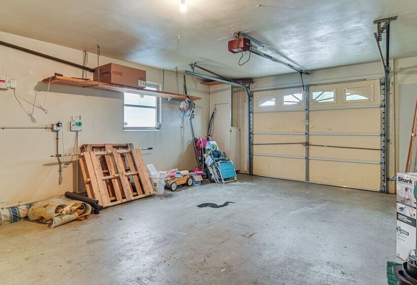 Clearwater Home W/ Outdoor Shower ~ 5 Mi To Beach!