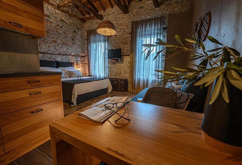 Cleopatra S Miramare