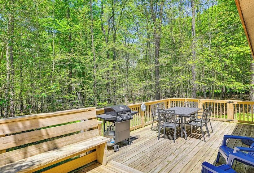 Clifton Township Home W/ Deck & Heated Sunroom!