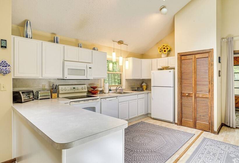 Clifton Township Home W/ Deck & Heated Sunroom!